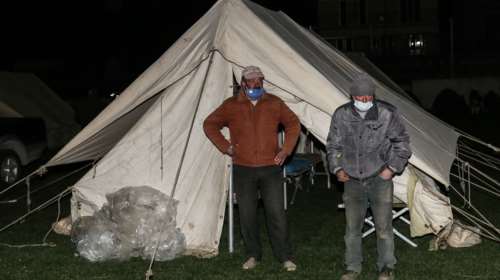 Σεισμός - Ελασσόνα: Δύσκολη νύχτα - Οι μετασεισμοί ξεσπίτωσαν τους κατοίκους - Σκηνές σε γήπεδα [Εικόνες]