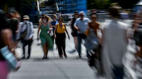 Κορονοϊός: Το βασικό σύμπτωμα της μετάλλαξης &quot;Κένταυρος&quot; - Σαρώνουν την Ελλάδα οι Ομικρον 4 και 5