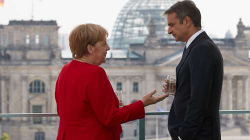 Το Oruc Reis πλέει στην ελληνική ΑΟΖ αλλά η Μερκελ δεν βιάζεται - Το παρασκήνιο της &quot;παρεξήγησης&quot; με τον Μητσοτάκη