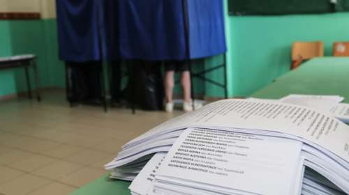 Δημοσκόπηση Interview: Ρωγμές στην εικόνα της Καρυστιανού, αλλά την προτιμούν από τον Τσίπρα