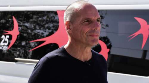 Συνελήφθη 17χρονος αντιεξουσιαστής για την επίθεση στον Βαρουφάκη - Έχουν ταυτοποιηθεί και άλλοι