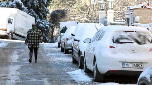 Σαρώνει τη χώρα η κακοκαιρία Λέανδρος: Στα λευκά Βόρεια &amp; Κεντρική Ελλάδα - Ποιοι δρόμοι είναι κλειστοί