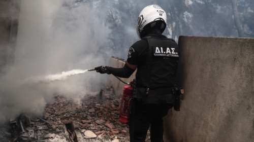 Φωτιά στη Σταμάτα: Αποκάλυψη για τα αίτια της πυρκαγιάς - Τα καπνιστήρια μελισσών και ο 25χρονος με τα εύφλεκτα υλικά