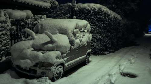 ΔΕΔΔΗΕ: Με ρεύμα τα 60.000 από τα 70.000 νοικοκυριά - Ολονύχτιες εργασίες για την πλήρη αποκατάσταση