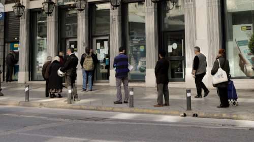 Πόλεμος κυβέρνησης - τραπεζών: Πότε θα αυξηθούν τα επιτόκια καταθέσεων, πόσο θα &quot;κοπεί&quot; το επιτόκιο των δανείων