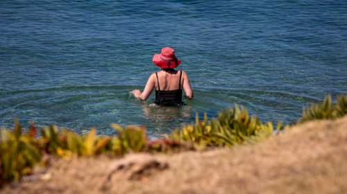 Καιρός: Τους 43 βαθμούς ακουμπάει σήμερα η θερμοκρασία - Τριήμερο ακραίου καύσωνα στη χώρα