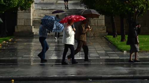 Έρχεται η &quot;Byron&quot;: Ισχυρή κακοκαιρία με καταιγίδες – Ποιες περιοχές θα έχουν κλειστά σχολεία