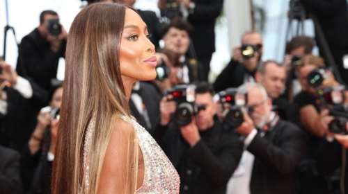 Η Ναόμι Κάμπελ αποκαλύπτει τον σκοτεινό της κόσμο: Τα ναρκωτικά, το αλκοόλ και ο πατέρας που την εγκατέλειψε