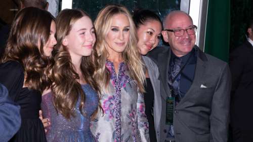 Σάρα Τζέσικα Πάρκερ: Στο κόκκινο χαλί με τις δίδυμες - Μαμά και κόρες με απίθανο στιλ και θεϊκές γόβες