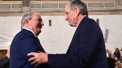 H κοινή εμφάνιση Καραμανλή - Σαμαρά και τα πυρά με αποδέκτη τον Μητσοτάκη: Κίνδυνος &quot;θεσμικής κρίσης&quot;