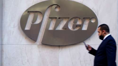 &quot;Θησαυρίζει&quot; η Pfizer: Περιμένει έσοδα τουλάχιστον 15 δισ. δολαρίων από το εμβόλιο κορονοϊού