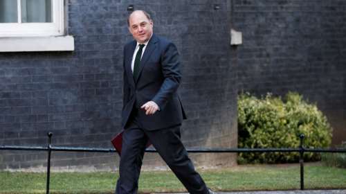 Βρετανία: Ο υπουργός Άμυνας Μπεν Γουάλας υποστηρίζει την Λιζ Τρας για την ηγεσία των Συντηρητικών και την πρωθυπουργία