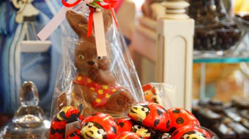 Ο κορονοϊός &quot;ψαλιδίζει&quot; και το πασχαλινό τραπέζι: Στα 53,66 ευρώ το μέσο κόστος φέτος