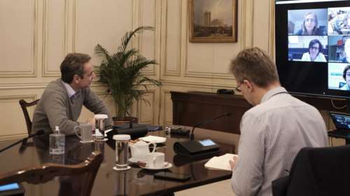 Τηλεδιάσκεψη Mητσοτάκη - εντατικολόγων: Στόχος η μακρόπνοη θωράκιση του ΕΣΥ