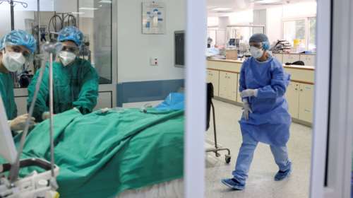 Κορονοϊός: Ανησυχία από τη στασιμότητα των εμβολιασμών και την αύξηση εισαγωγών στα νοσοκομεία - Τα στοιχεία που φοβίζουν