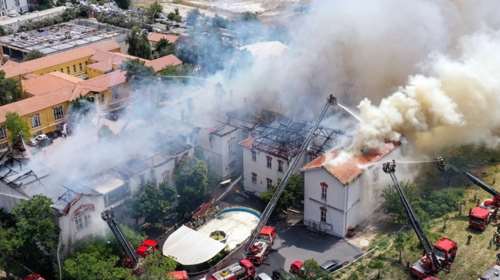 Κωνσταντινούπολη: Ισχυρό πλήγμα για την ομογένεια η καταστροφή του ελληνικού νοσοκομείου - Το μήνυμα του Πατριάρχη Βαρθολομαίου