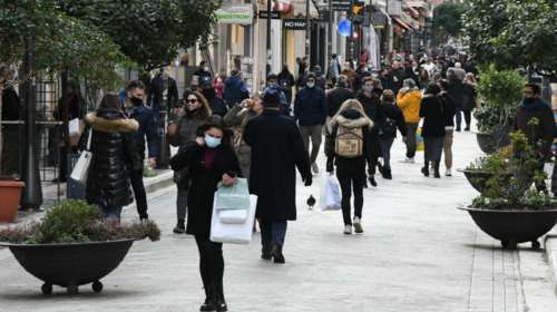 Άνοιγμα λιανεμπορίου: Mε μάσκες, αποστάσεις αλλά και ουρές σε καταστήματα - Τι έγινε σε Αθήνα, Θεσσαλονίκη, Πάτρα