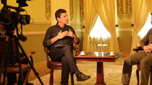 Ζελένσκι στην ΕΡΤ: Το Τάγμα Αζόφ είναι μέρος του στρατού μας - Ναζισμός είναι αυτό που κάνουν οι Ρώσοι