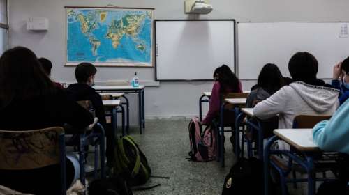 Σχολεία - Κεραμέως: &quot;Κλειδώνει&quot; η παράταση του σχολικού έτους μέσα στον Ιούνιο - Τι θα γίνει με τις Πανελλαδικές και τα πανεπιστήμια