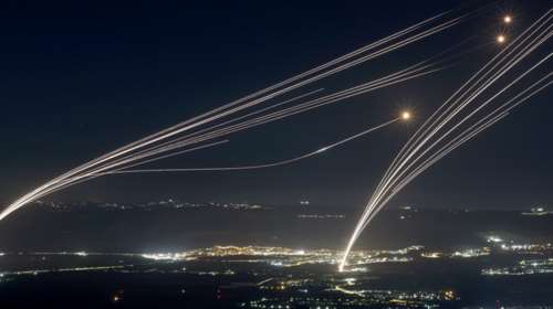 Η Χεζμπολάχ εκτόξευσε δεκάδες ρουκέτες κατά του Ισραήλ - Επίθεση του Ιράν εντός 48 ωρών, βλέπει ο Μπλίνκεν