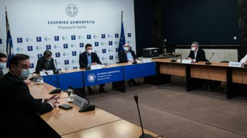 Έκτακτη σύσκεψη Κικίλια στο υπουργείο Υγείας για το 3ο κύμα της πανδημίας και τη μετάλλαξη του ιού