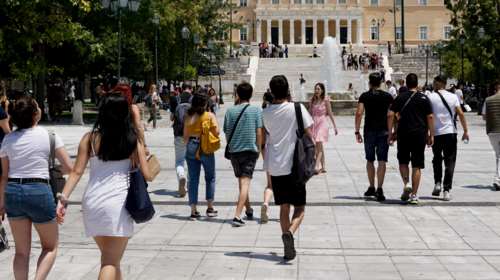 Τέταρτη δόση εμβολίου κορονοϊού για τους άνω των 30: Άνοιξε η πλατφόρμα - Διαφωνίες μεταξύ ειδικών