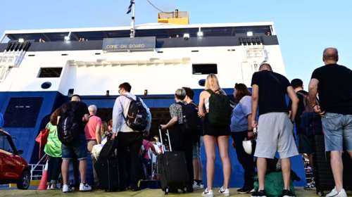 Ξεκίνησε η μεγάλη έξοδος των Αθηναίων: Το αδιαχώρητο στον Πειραιά - Ποια νησιά είναι οι κορυφαίοι προορισμοί