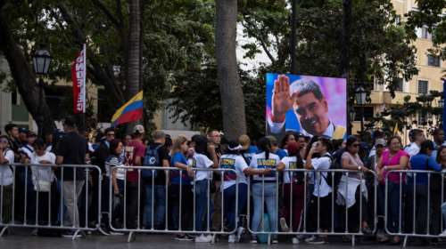 Guardian:  Ο Μαδούρο έχει φύγει, αλλά το καθεστώς του είναι άθικτο και η αντιπολίτευση στο περιθώριο