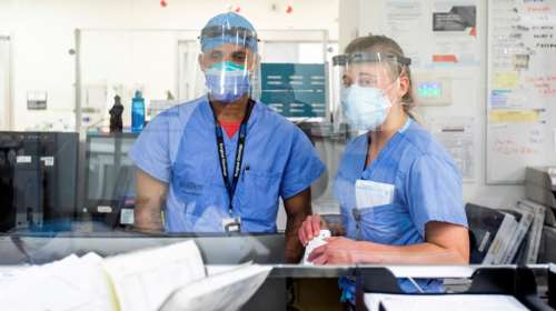 Κορονοϊός: Συναγερμός για τη νέα παραλλαγή Eris - Φόβοι για έναν δύσκολο χειμώνα - Τα συμπτώματα που προκαλεί