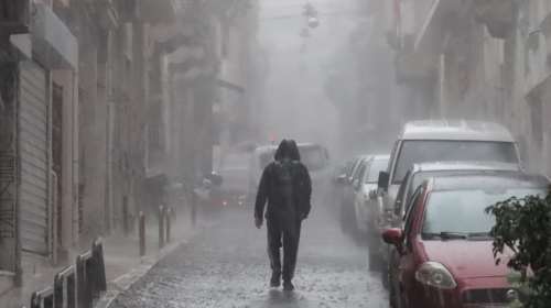 Κακοκαιρία Elias: Καταιγίδες και κεραυνοί &quot;τρομοκράτησαν&quot; την Αττική - Νέα επιδείνωση του καιρού