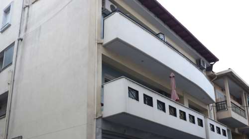 &quot;Ήταν η χαρά της ζωής, ετοιμαζόταν να πάει σε πάρτι&quot; λένε οι γείτονες για τη 42χρονη που την έπνιξε ο πατέρας της