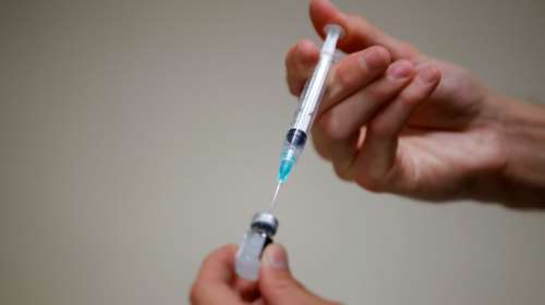 Καταγγελία για εικονικούς εμβολιασμούς στην Πάτρα: Εδωσε 650 ευρώ σε γιατρό και έκανε 4 εμβόλια… σε μπουφάν