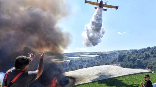 Χωρίς ενεργό μέτωπο οι φωτιές σε Κορινθία και Ξάνθη - Πού είναι υψηλός ο κίνδυνος πυρκαγιάς για σήμερα