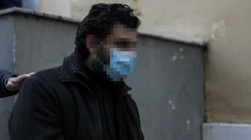 Νέα καταγγελία για τον ιερέα: &quot;Μου ζητούσε γυμνές φωτογραφίες&quot; λέει 14χρονο κορίτσι