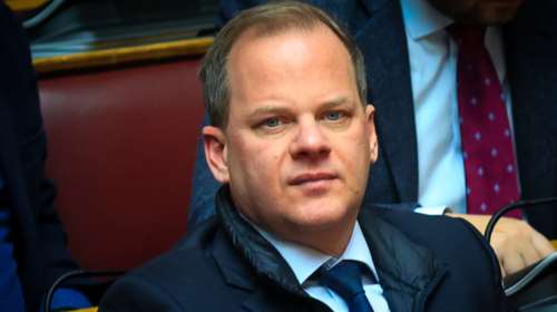 &quot;Ελάτε Λάρισα την Κυριακή να συναντηθείτε με 30 οικογένειες θυμάτων από τα Τέμπη&quot; - Γονείς απαντούν στον Καραμανλή