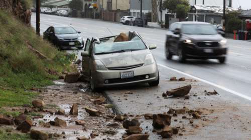 ΗΠΑ: 17 νεκροί από την κακοκαιρία που έπληξε την Καλιφόρνια - Αγνοείται 5χρονος [εικόνες]