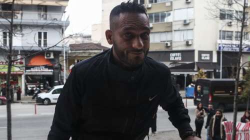 Απειλεί τον αστυνομικό που πυροβόλησε ο πατέρας του 16χρονου: &quot;Θα κάνω στο παιδί του ό,τι έκανε στο δικό μου&quot; [Βίντεο]