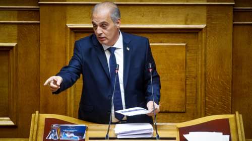 &quot;Σόου&quot; Βελόπουλου στη Βουλή: &quot;Εσύ γιατί πετάγεσαι τώρα;&quot; - &quot;Εσύ είσαι από χωριό, Χαρδαλιά&quot; [Βίντεο]