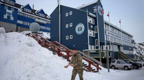 Βήμα πίσω από τις ΗΠΑ για τη Γροιλανδία: "Είναι σύμμαχος, όχι περιουσιακό στοιχείο"