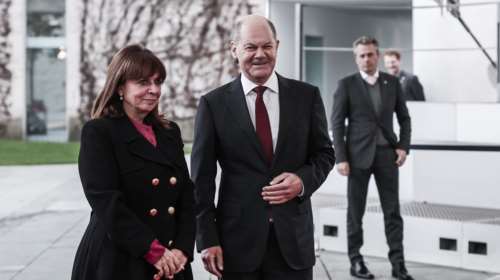 Συνάντηση Σακελλαροπούλου-Σολτς: Πολεμικές αποζημιώσεις και κατοχικό δάνειο έθεσε η ΠτΔ στο Γερμανό καγκελάριο