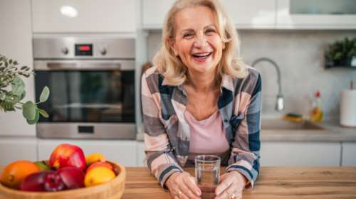 Ποιοι μπορούν να φτάσουν μέχρι τα 100: Οσοι τρώνε κρέας ή οι χορτοφάγοι; - Ερευνα δίνει την απάντηση