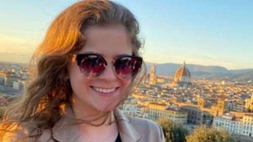 Μια 20χρονη που είχε μόνο πυρετό ήταν τελικά θετική στον κορονοϊό