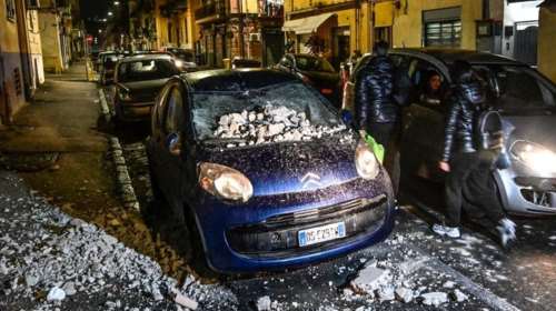 Σεισμός στη Νάπολη: Στους 13 οι τραυματίες - Δεν αποκλείεται η εκκένωση της περιοχής, λέει ο υπουργός Πολιτικής Προστασίας