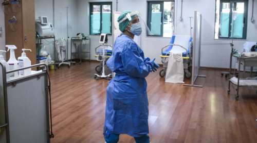 Κορονοϊός: Ανεμβολίαστοι 9 στους 10 ασθενείς που νοσηλεύονται σε ΜΕΘ - &quot;Καμπανάκι&quot; από τους λοιμωξιολόγους