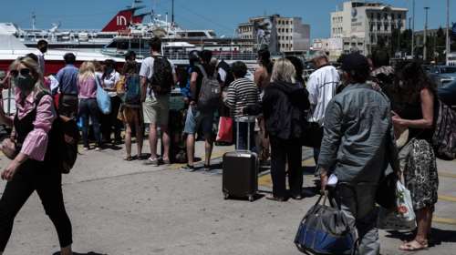 Τέλος το Lockdown: Μαζική απόδραση των Αθηναίων - &quot;Βούλιαξαν&quot; Πειραιάς και εθνικές οδοί [Βίντεο]