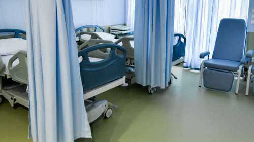 Σοκ στη Λαμία: Πέθανε μυστηριωδώς 8χρονο παιδί - Τα συμπτώματα γαστρεντερίτιδας και η βλάβη στα νεφρά