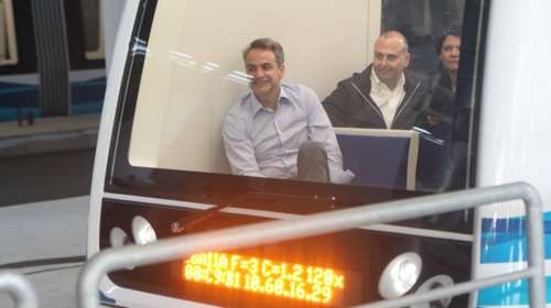 Η πρώτη βόλτα Μητσοτάκη με το μετρό στη Θεσσαλονίκη: &quot;Από την απάτη των μουσαμάδων στην πραγματικότητα&quot; [εικόνες]
