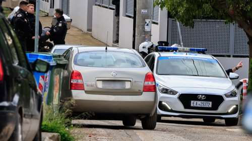 Έγκλημα στη Γλυφάδα: "Το περιμέναμε, είχαν προβλήματα", λένε οι γείτονες - "Δεν μιλούσε με τον κόσμο, ήταν εσωστρεφής"