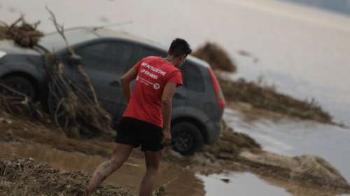 Τραγωδία στην Εύβοια: Αυξάνεται στους 6 ο αριθμός των θυμάτων - Εντοπίστηκε νεκρή γυναίκα