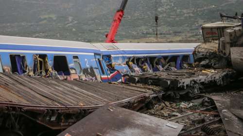 Τραγωδία στα Τέμπη: Συνελήφθη ο 59χρονος σταθμάρχης στη Λάρισα - Ανέλαβε πριν ένα μήνα, αρνείται ότι φταίει